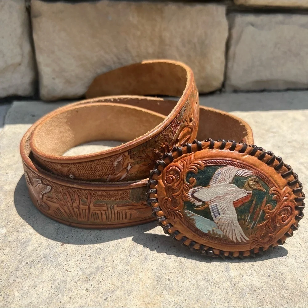 HANDMADE tooled leather belt with oval leather buckle ducks nature design 46" - Picture 1 of 7